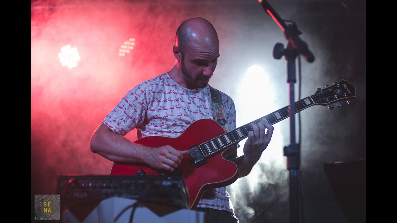 João Pedro Cé & Banda Quadril