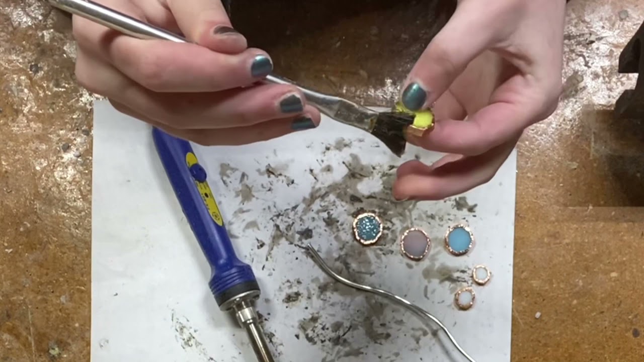Abstract Circle Pendant - Butterfly’s Stained Glass Jewelry