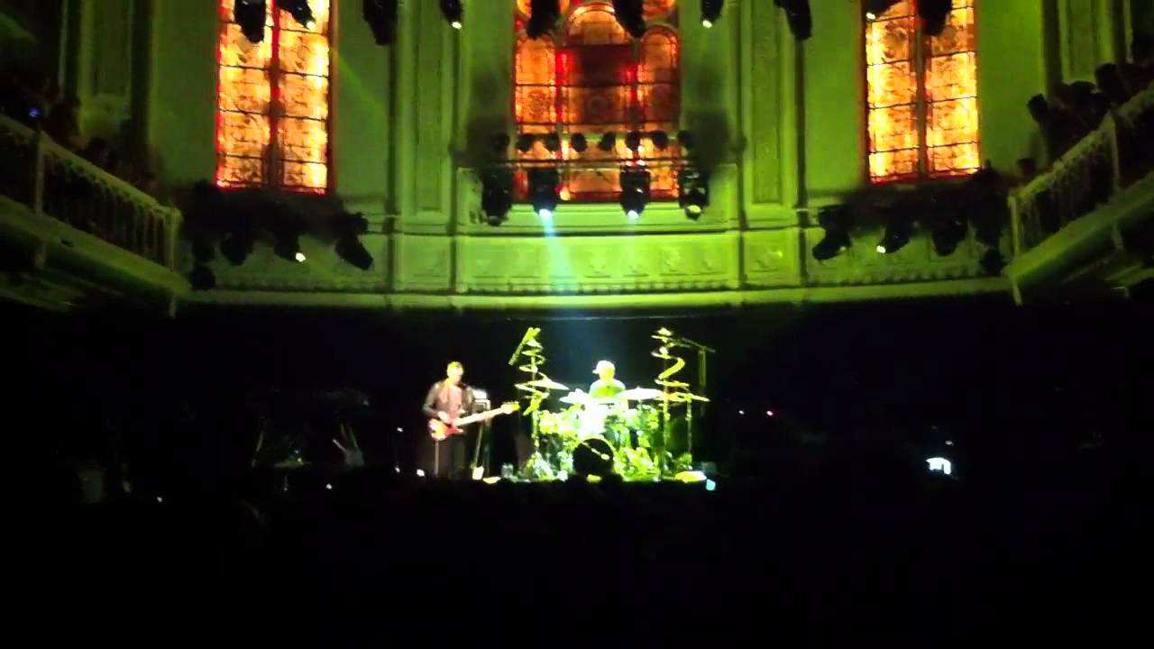 Chris 'daddy' Dave & Pino Palladino rockin' the church