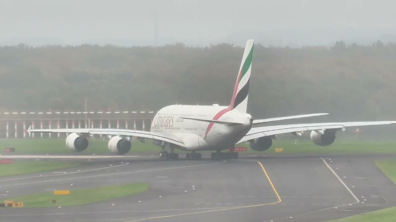 Takeoff vom Emirates A380 in Düsseldorf am 14.10.2025