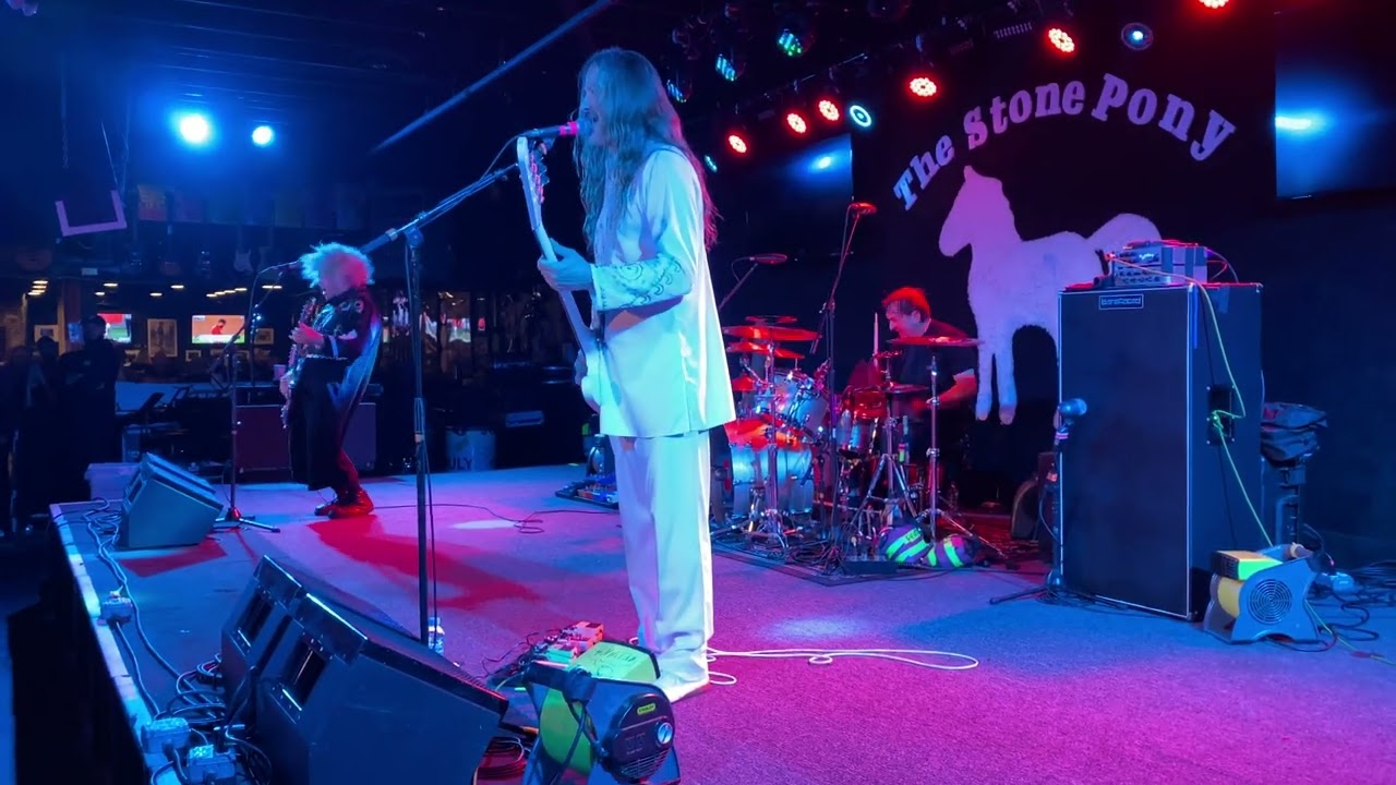 Melvins Evil New War God/History of Bad Men/Hooch/Honey Bucket/The Bit/With Teeth Asbury Park 9/30