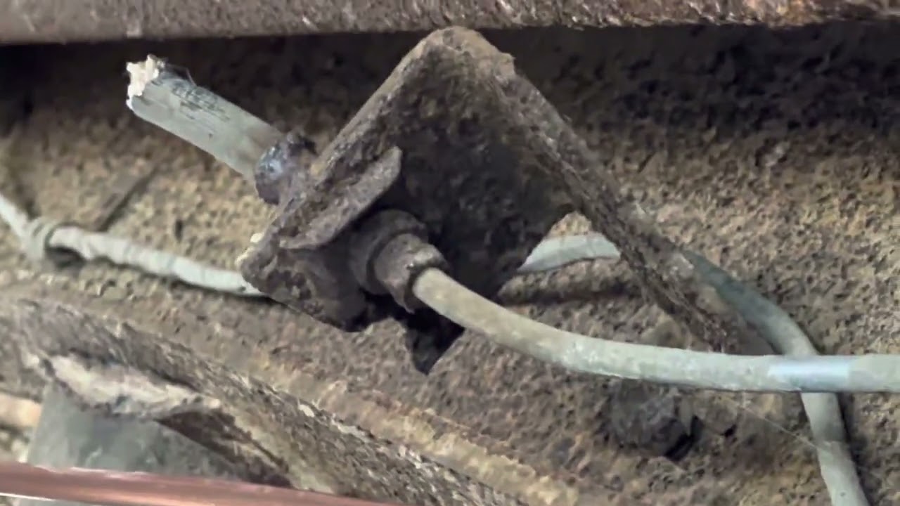 Тормоза F600, новые тормозные шланги, сзади наперед, снимите передние барабаны и ступицы, затянит...