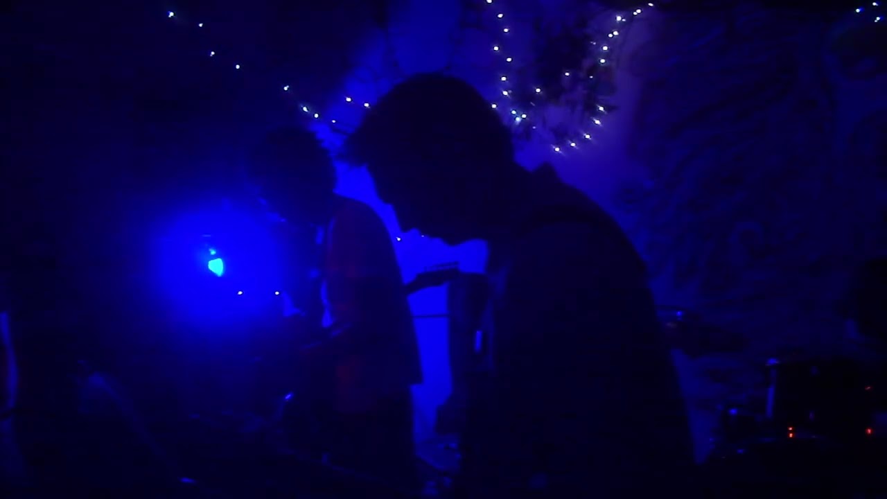 taxi live at Bric-a-Brac 12/18