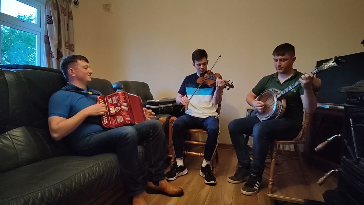 DCulliney's Weekly Wacky Presentation of Music | Week 26 - Reels: The Honeymoon & Cregg's Pipes