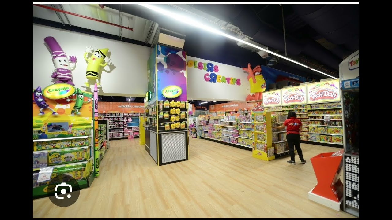 Toys R Us Paris les 4 temps 😭💔😢