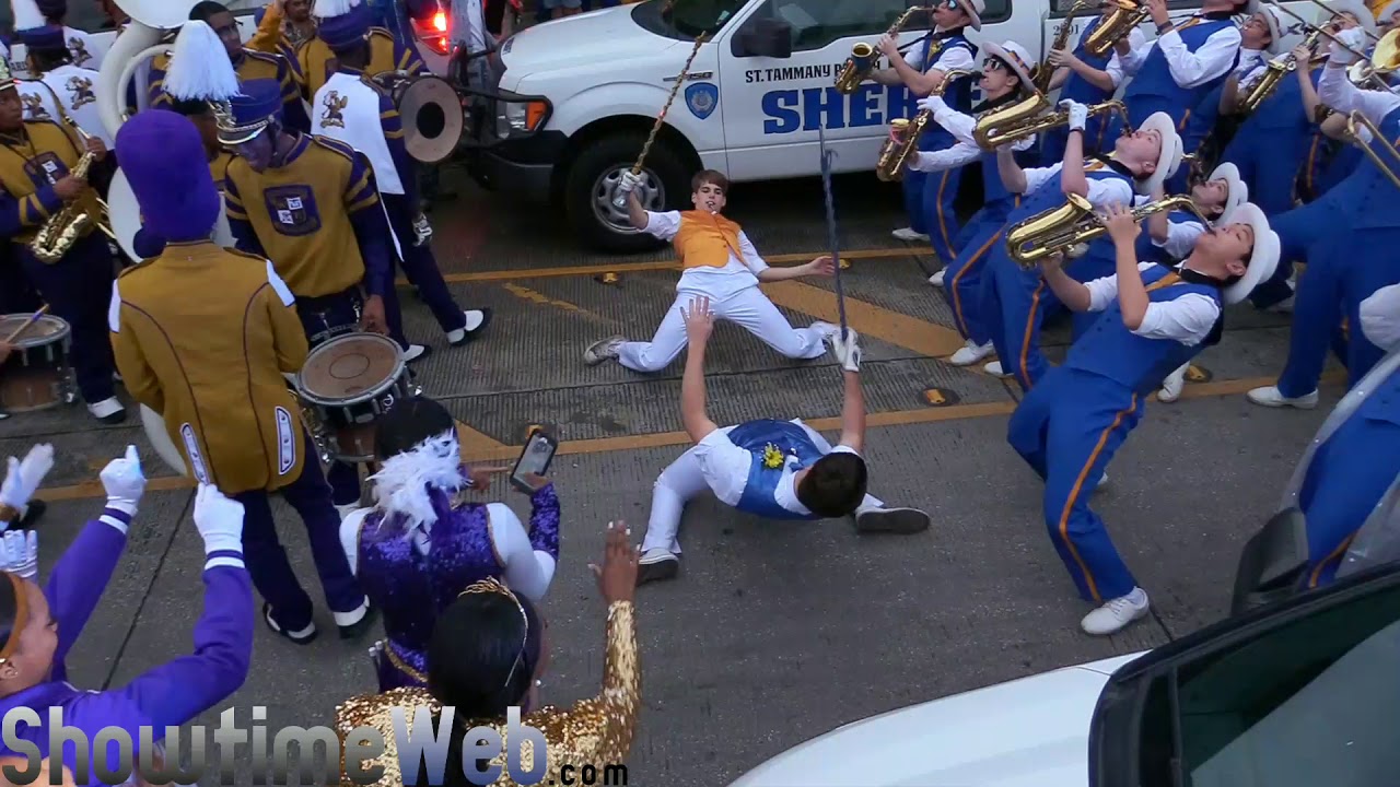 Warren Easton vs St Paul - 2019 Mardi Gras Parade