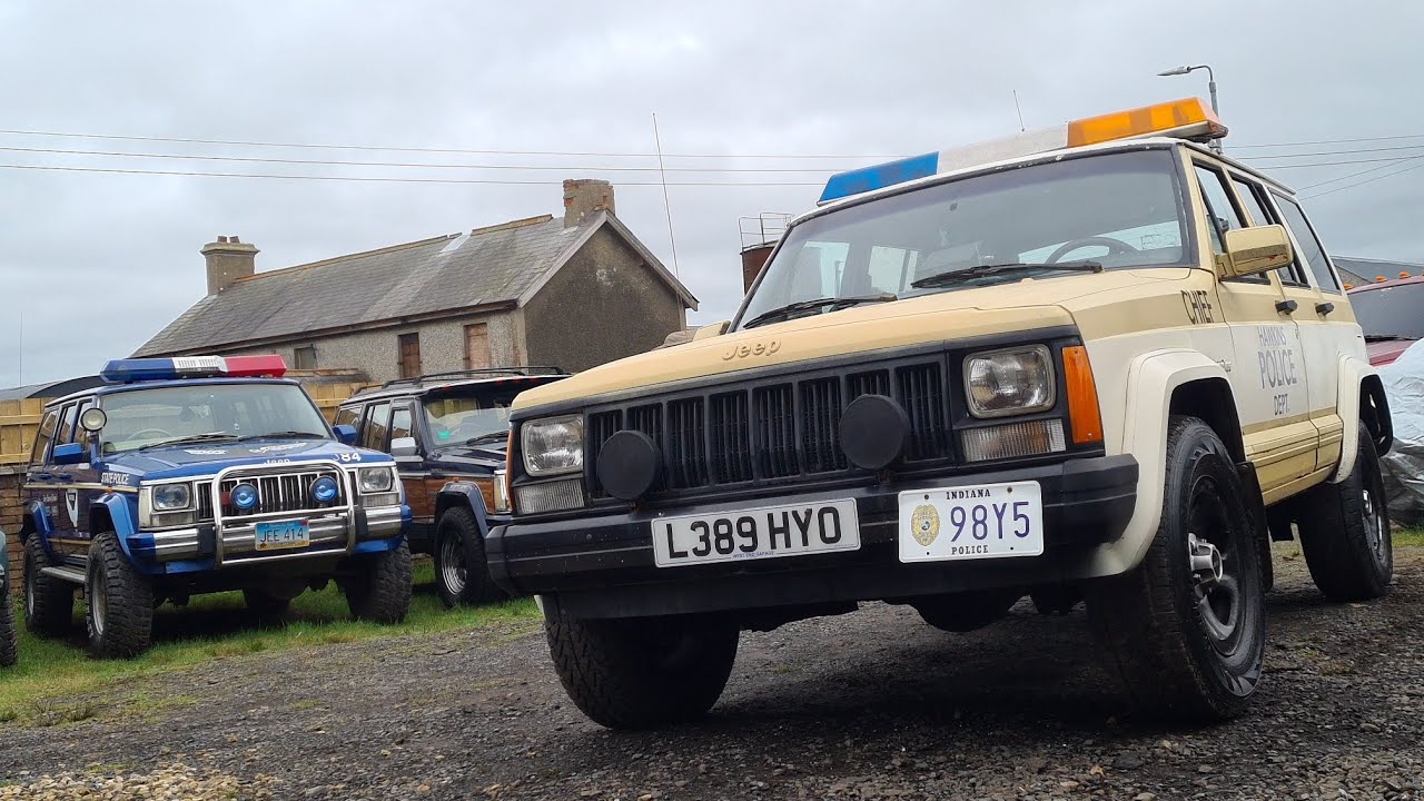 jeep cherokee xj hawkins police stranger things