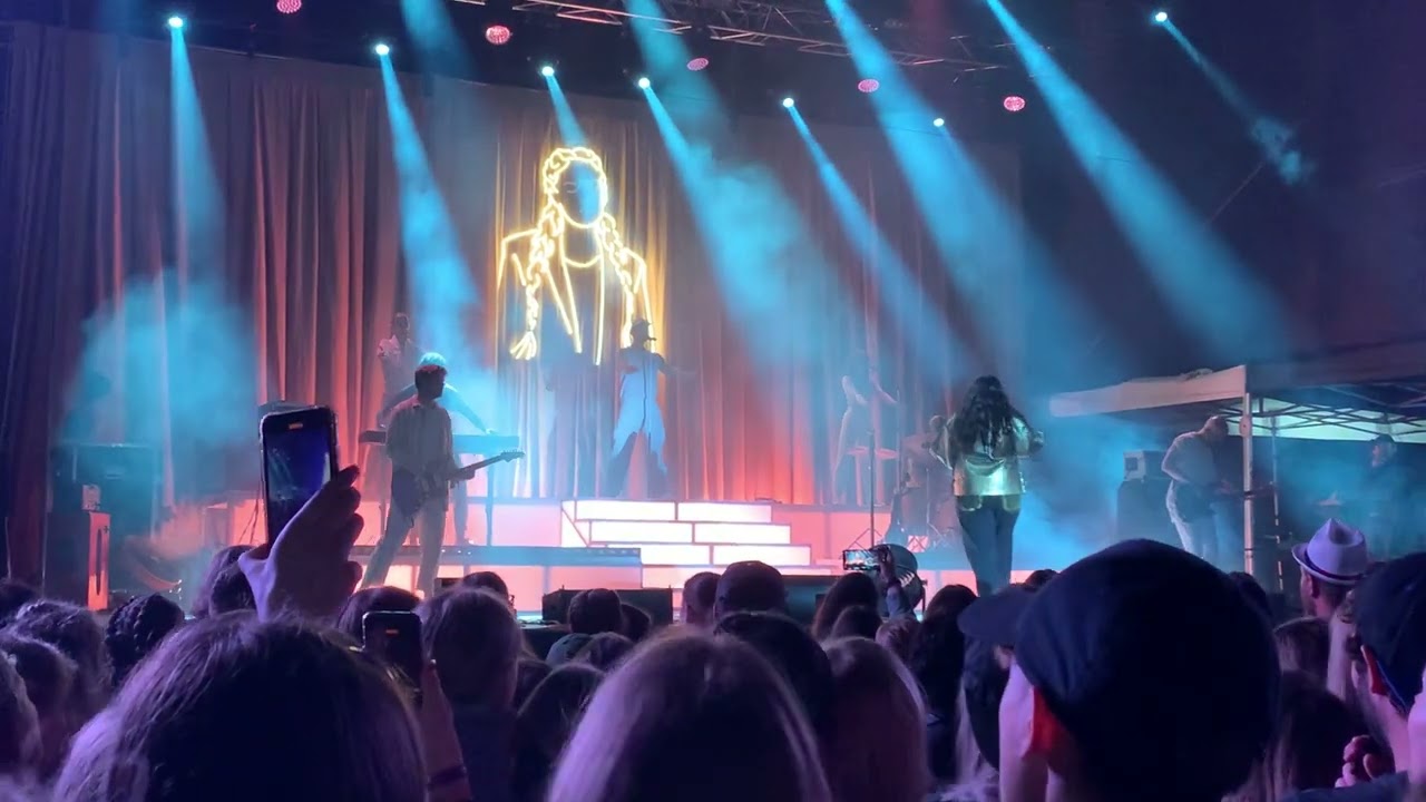 Ewa Farna - Uvod, Tělo, Na ostří nože (Frýdek-Místek, FM City Fest 2023, 24.06.2023)