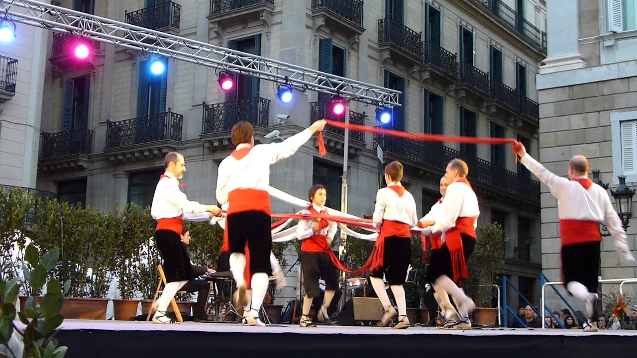 Ball de les Faixes-Esbart Català de Dansaire-Festes Sta Eulàlia de Barcelona 2013