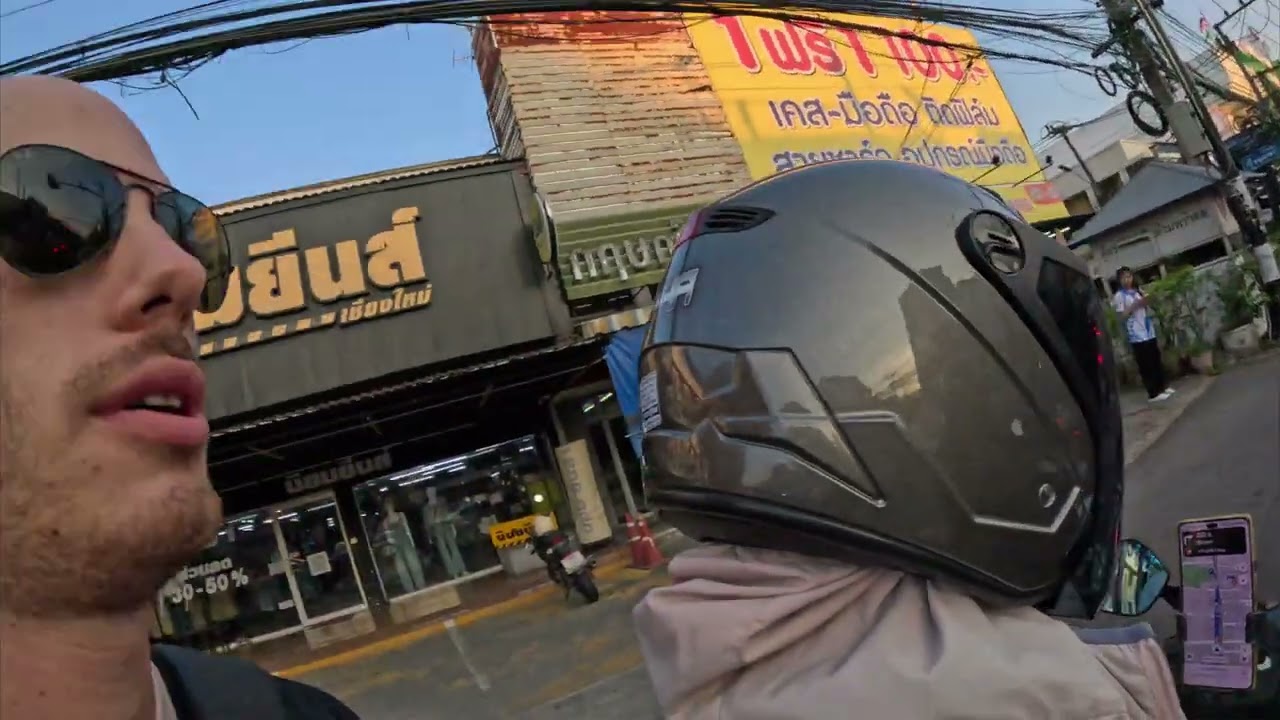 Meu Dia a Dia em Chiang Mai 🇹🇭 Indo de Moto até o Treino de Jiu-Jitsu