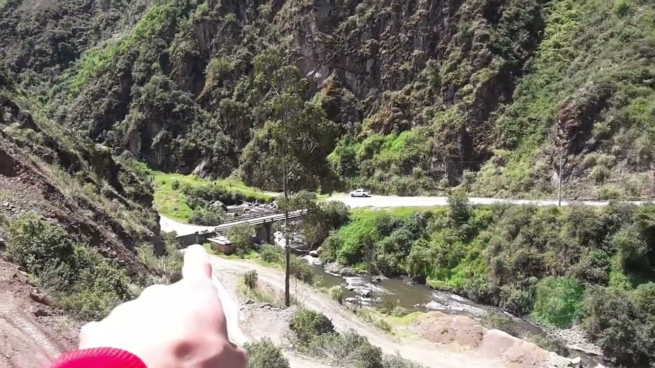 Explorando una cantera junto al río 🌊 Desde lo más alto de la roca