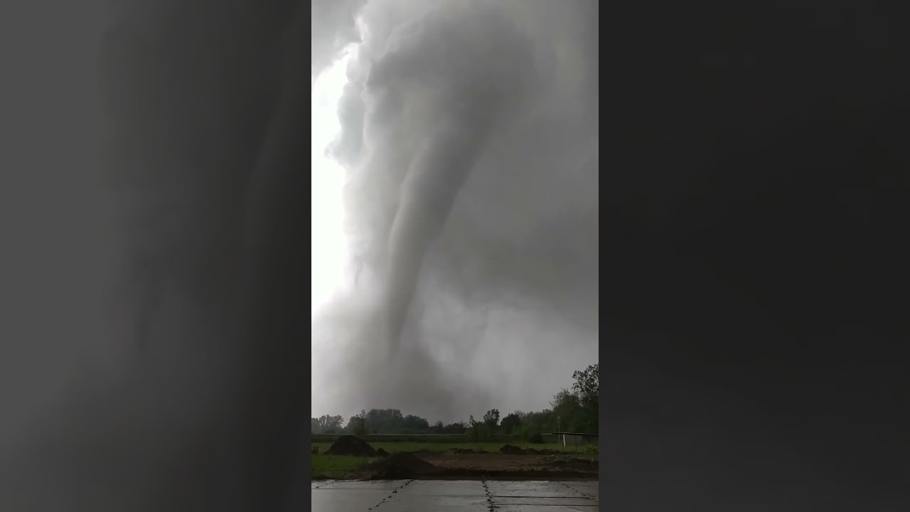 F4 Tornado near Hodon&iacute;n, Czechia