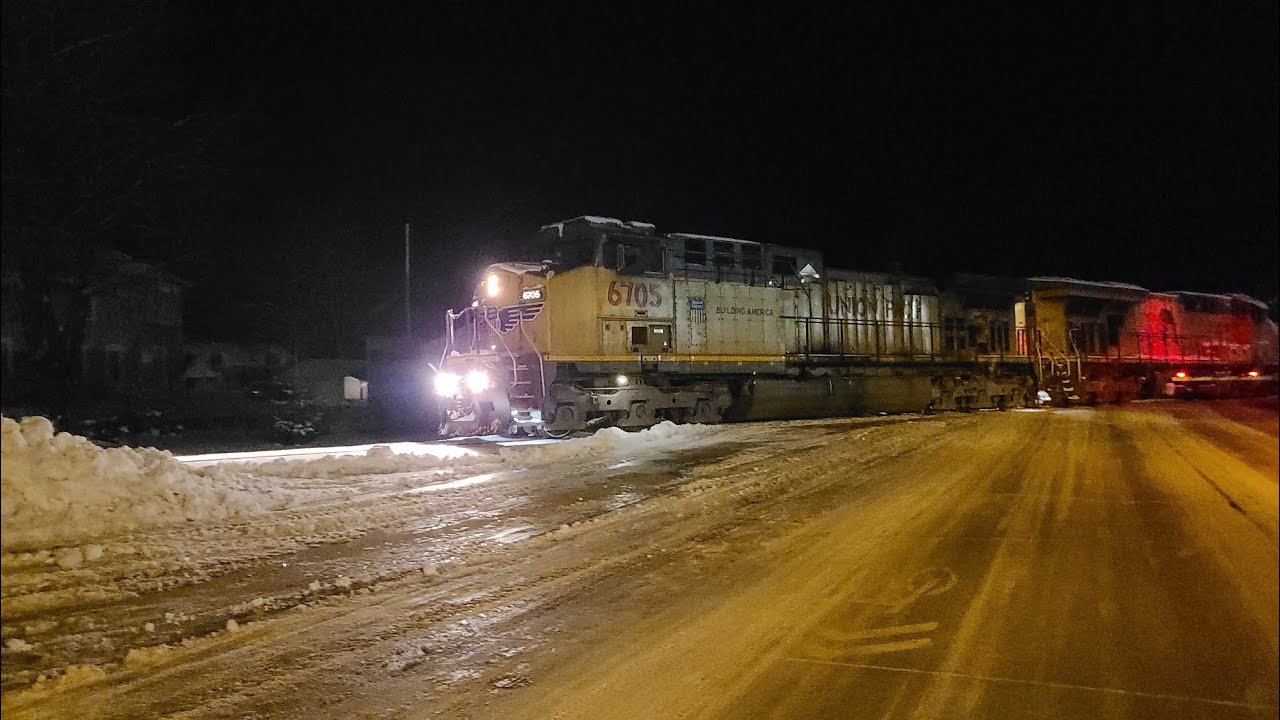 UP 6705, 5288, 2745 & 6581 on Sheboygan's Edgewater Empties 12-11-2025