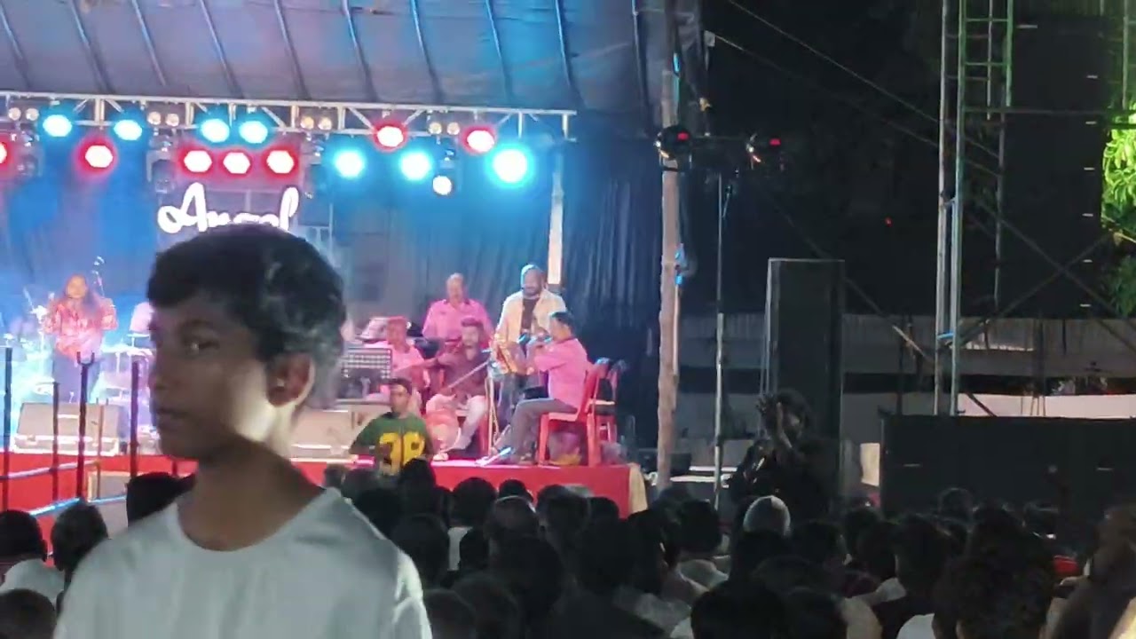 Azhakiya laila by മുവാറ്റുപുഴ ഏഞ്ചൽ വോയ്‌സ് #ganamela #stageshow #tamilsong #azhakiyalaila 