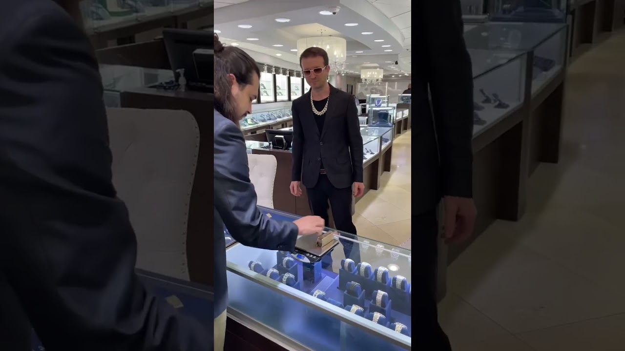 The Mob Boss Gets Cash for Gold! 👀