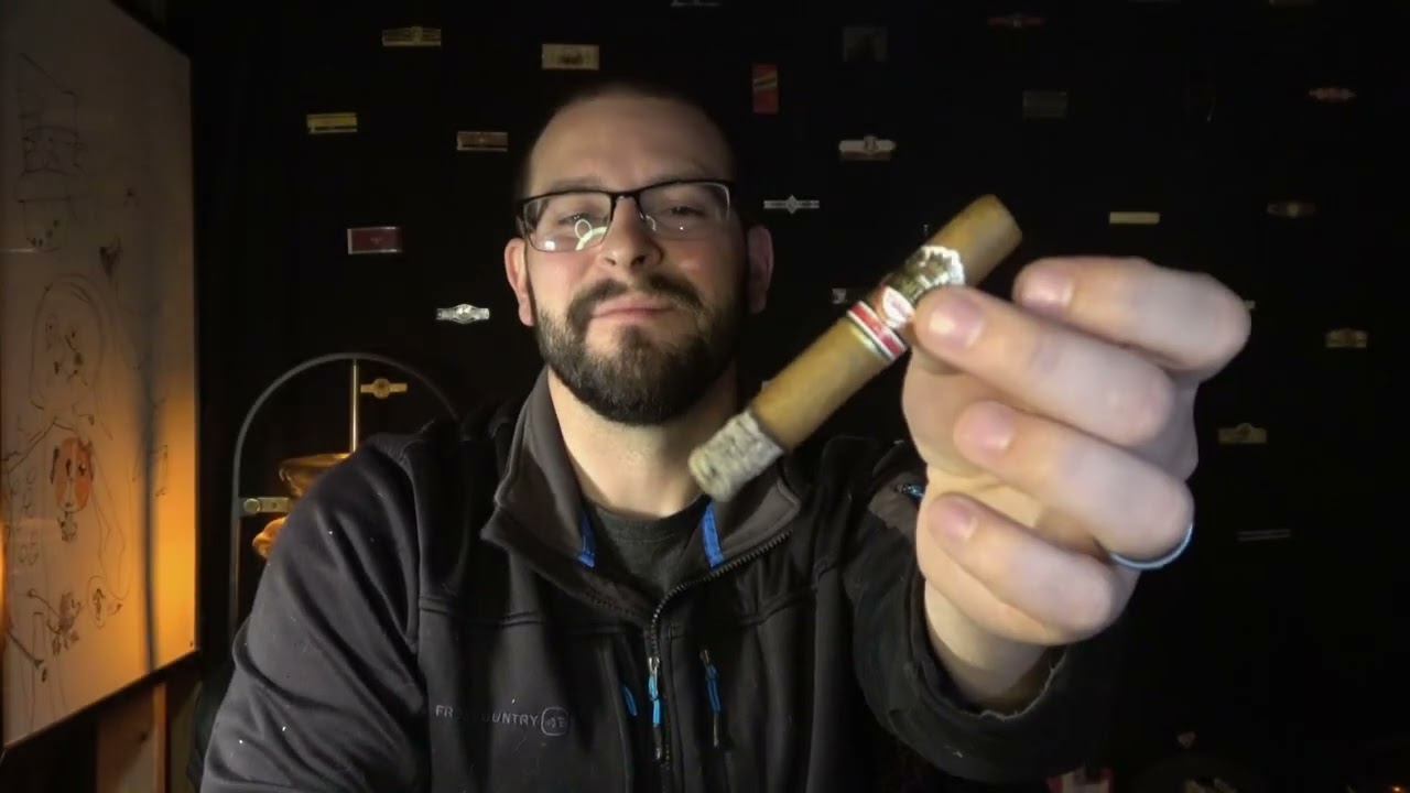 Ashton Cabinet Selection Tres Petite Cigar Review