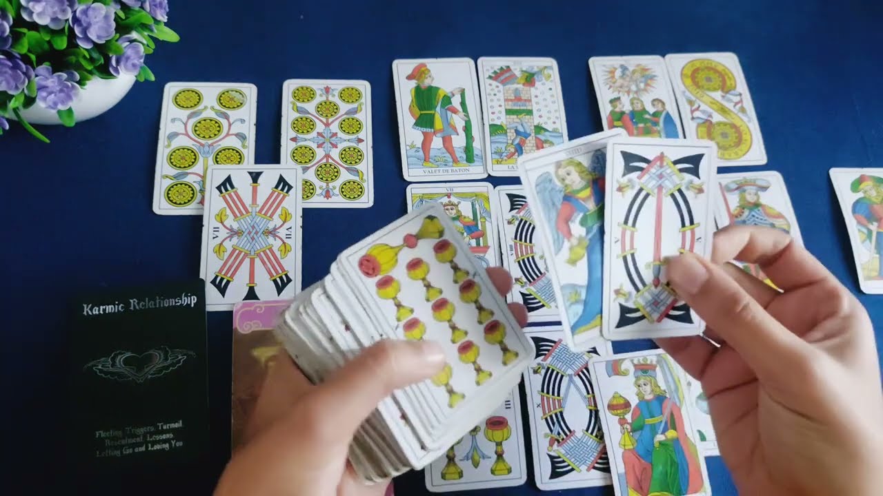 تاروت برج السرطان الحبيب يفكر فيك باستمرار 😇