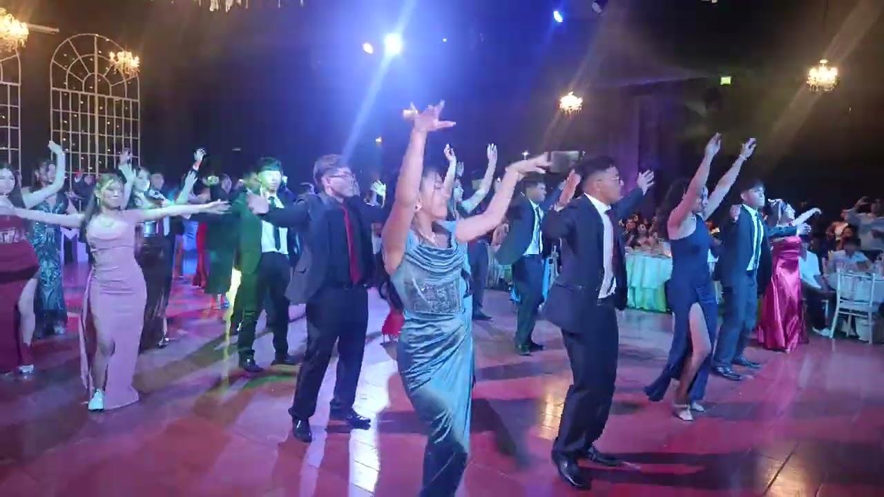 MI HIJO ANGEL Y COMPAÑEROS DE COLEGIO EN EL BAILE DE LA COREOGRAFIA DE PROMOCION 2025 VID 20260106
