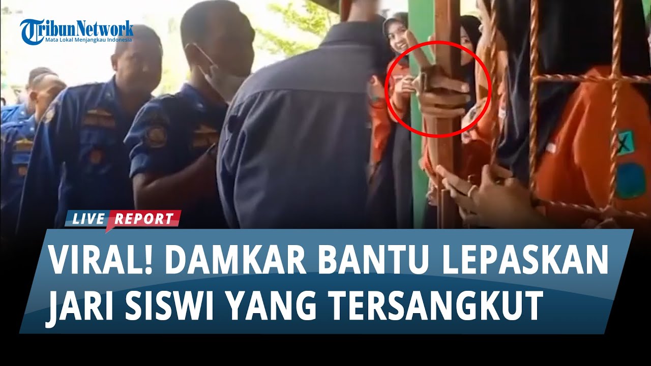 Viral Momen Petugas Damkar Membantu Lepaskan Jari Siswi yang Tersangkut di Pintu Sekolah