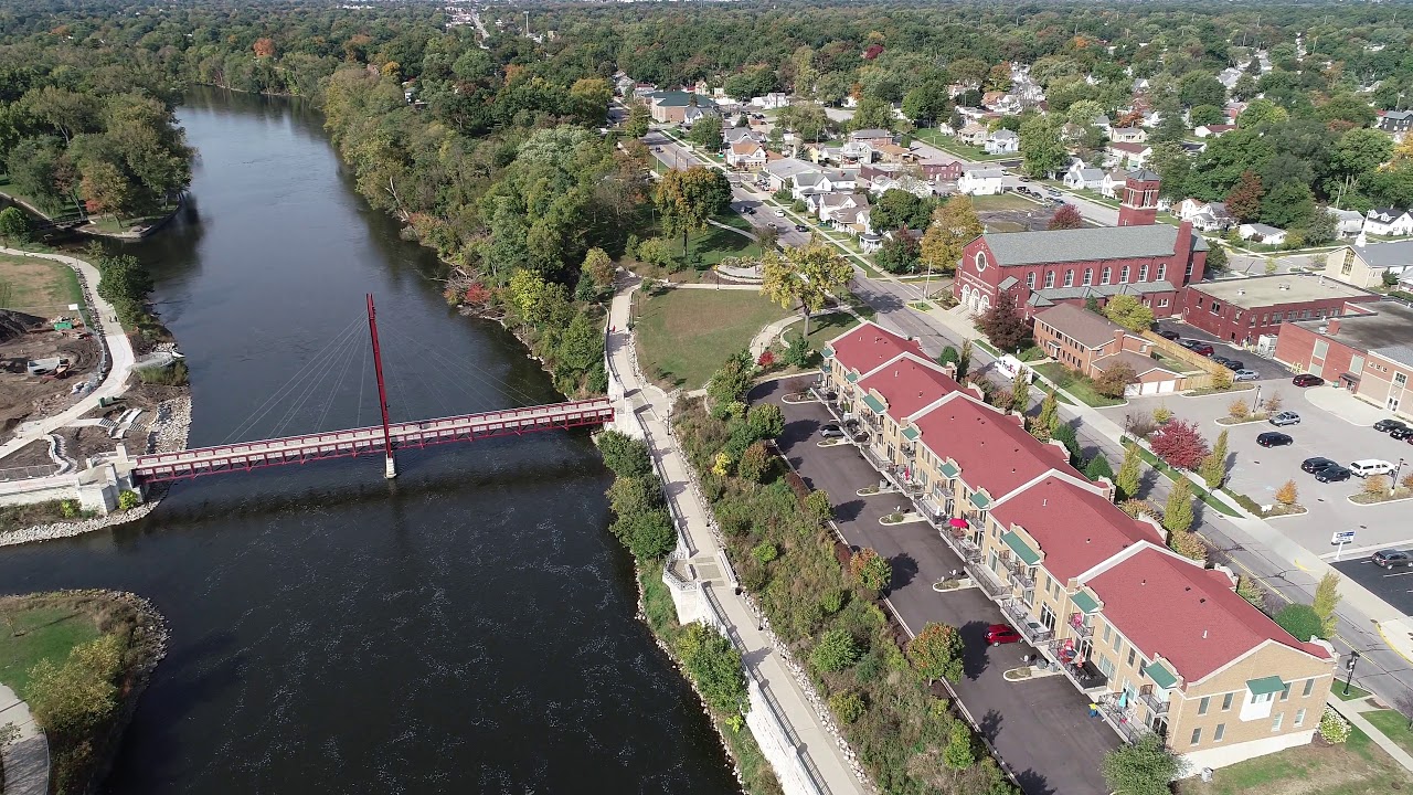Flight over downtown Mishawaka