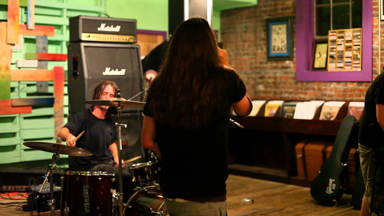 7. 17. 2013 - Alluvion @ Horseshoes & Hand Grendades - 