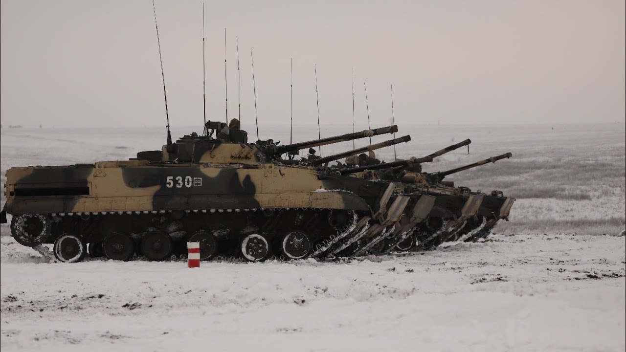 Учебные стрельбы из БТР-82А и БМП-3 выполнили военнослужащие мотострелковых подразделений ЮВО