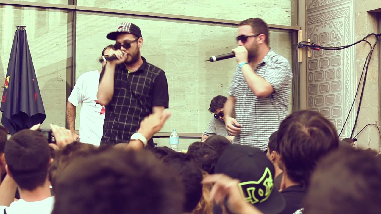 Los Chikos del Maíz en directo con Pablo Hasél (BCN 2011)