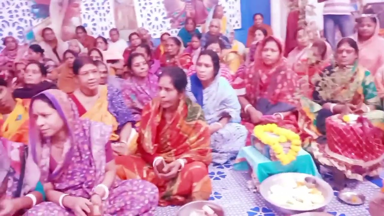 বৈঠকি কীর্তনে মহিলাদের কি কান্ড 