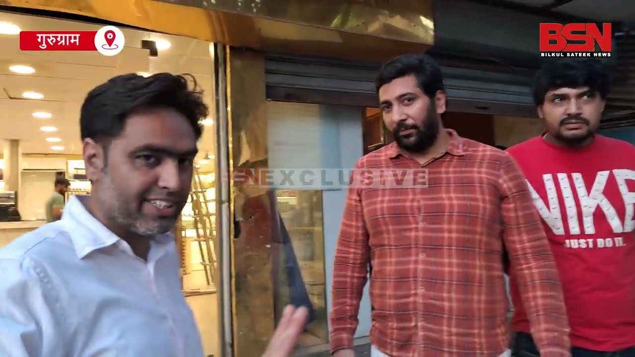 कौन है मालिक दस साल से आप यूज़ कर रहे हो कुछ तो सुधार लाओ