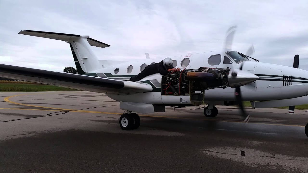 Adjusting the idle on a PT6-42 - while running.