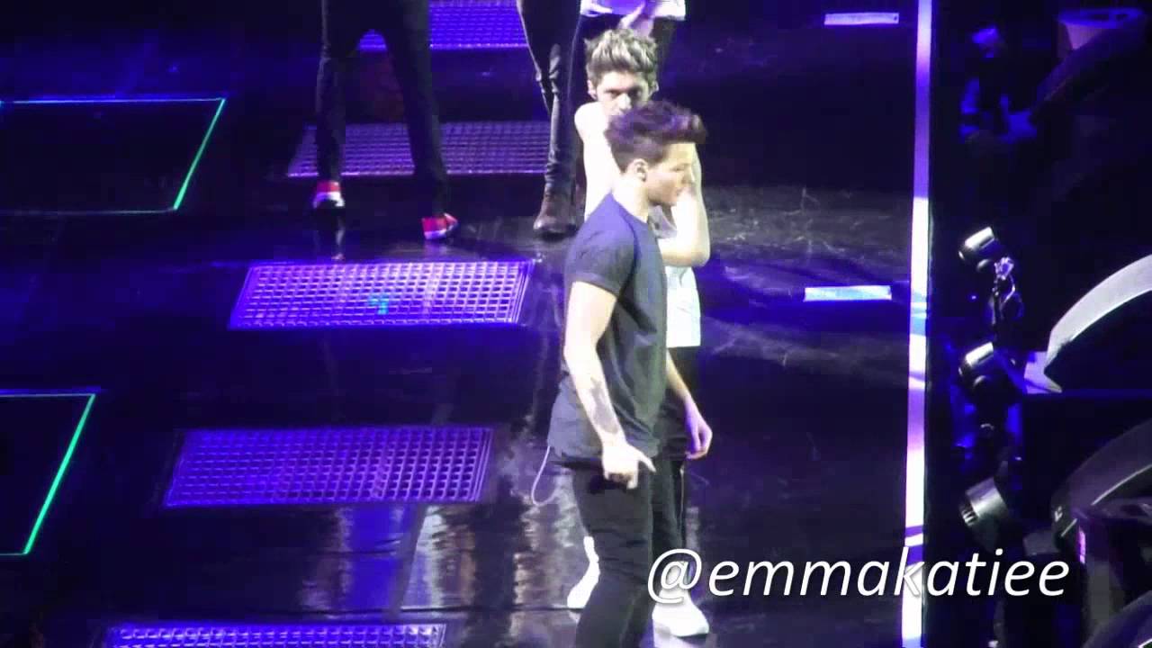 One Direction - She's Not Afraid - Manchester Matinee