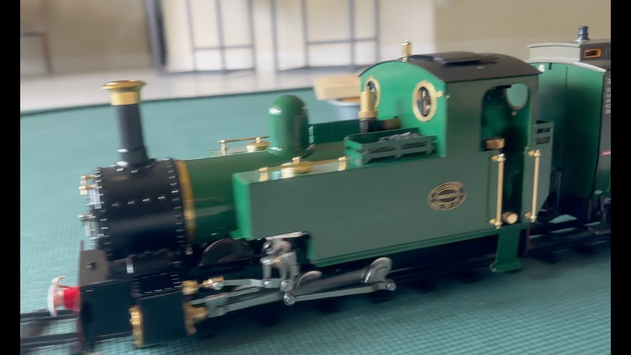 Running a Roundhouse Lady Anne on indoor track