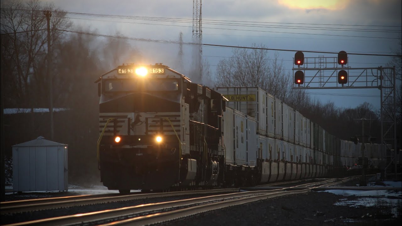 Railfanning CP379 in Kendallville Indiana