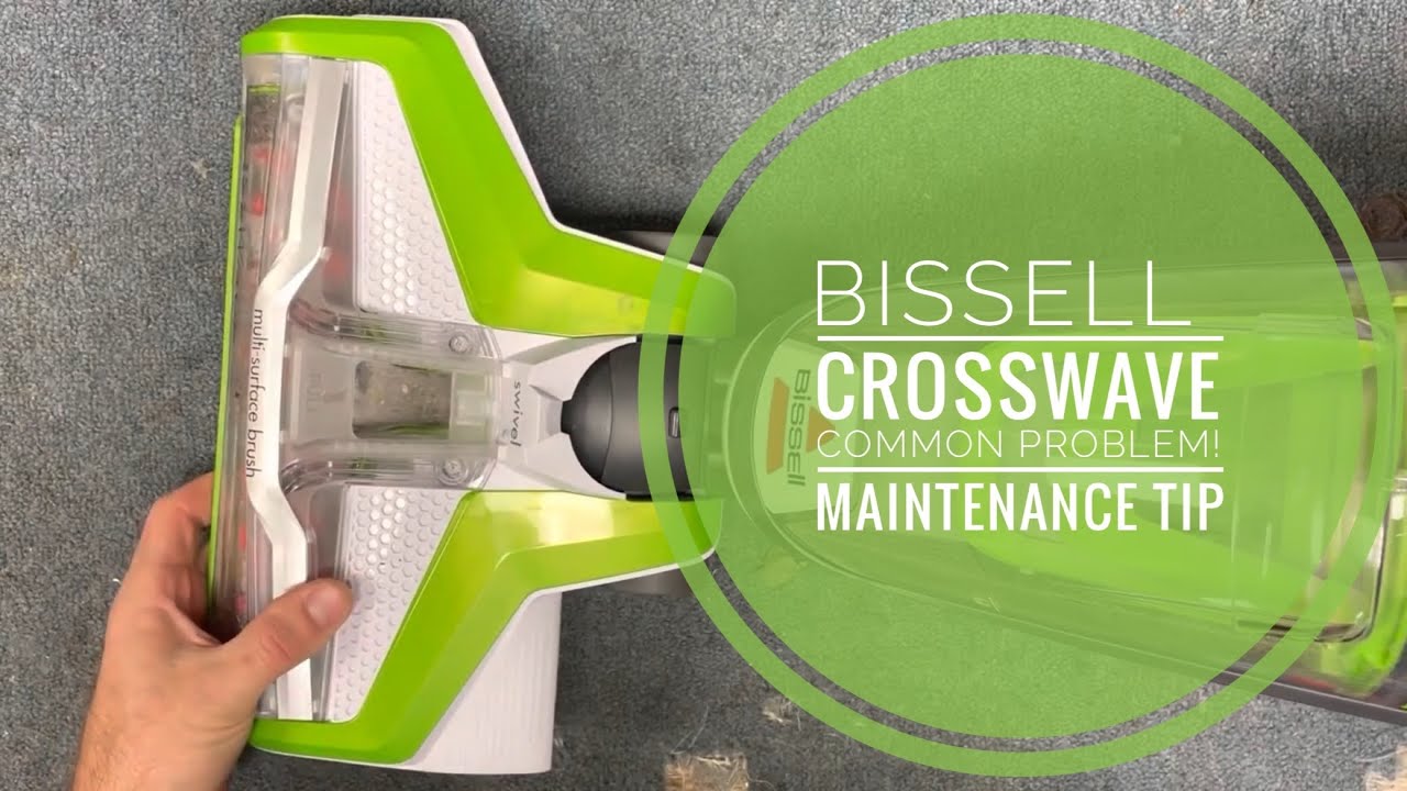 Мастер по ремонту пылесосов показывает, как обслуживать Bissell Crosswave — чистка привода щетки