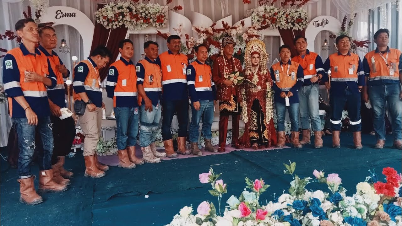 Perwakilan PT Arutmin Senakin dan PT AJL Memeriahkan Resepsi Pernikahan Erma–Taufik di Kotabaru
