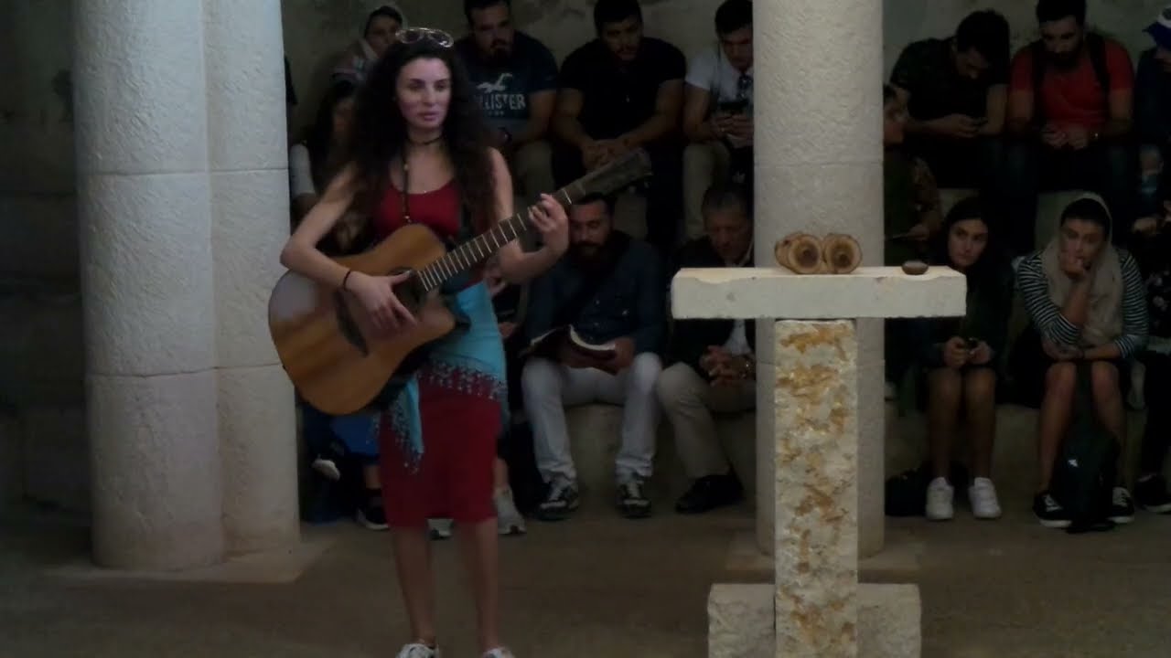 Exploration Spirituelle  Vie et Lumière Israël | Découvrez la Profondeur d'un 'Cantique en Hébreu'