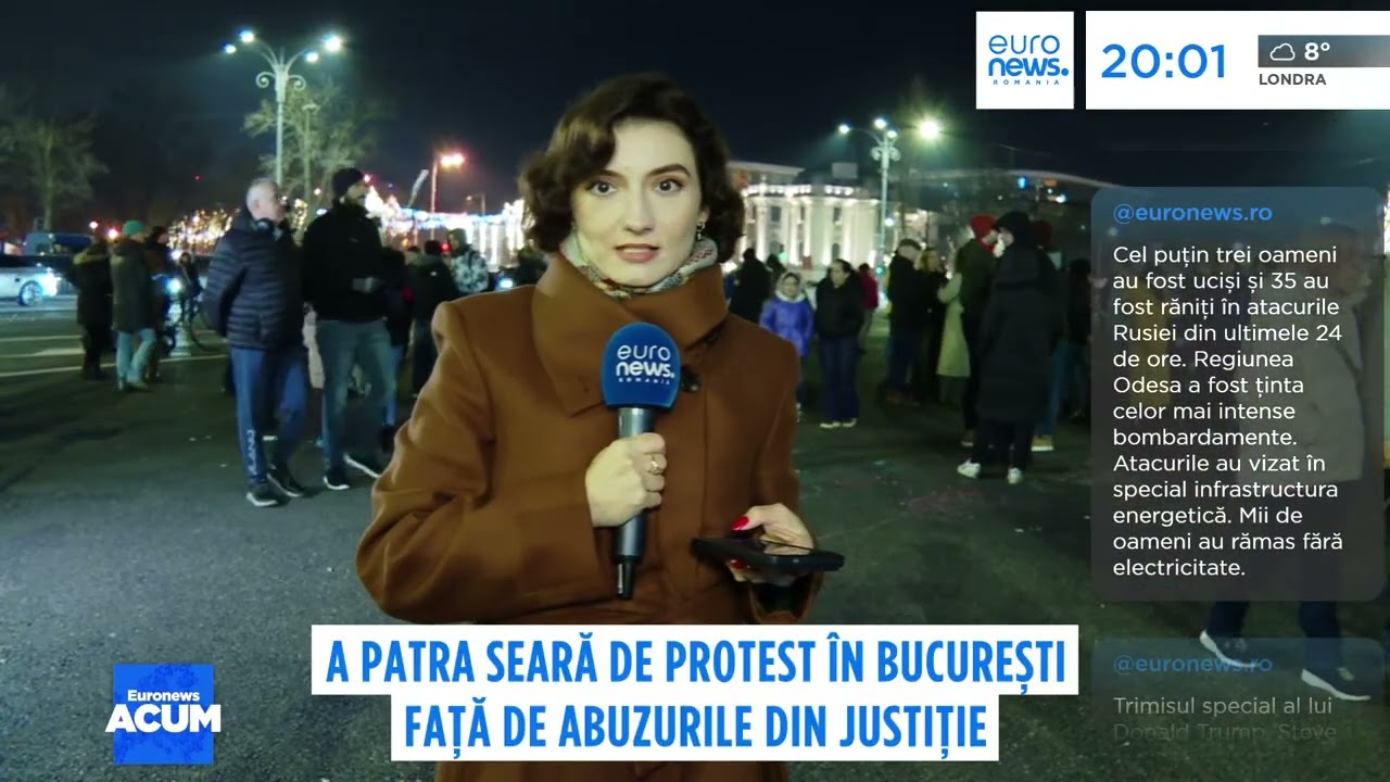A patra seară de proteste &icirc;n București.Tudor Chirilă, printre sutele de oameni din Piața Victoriei