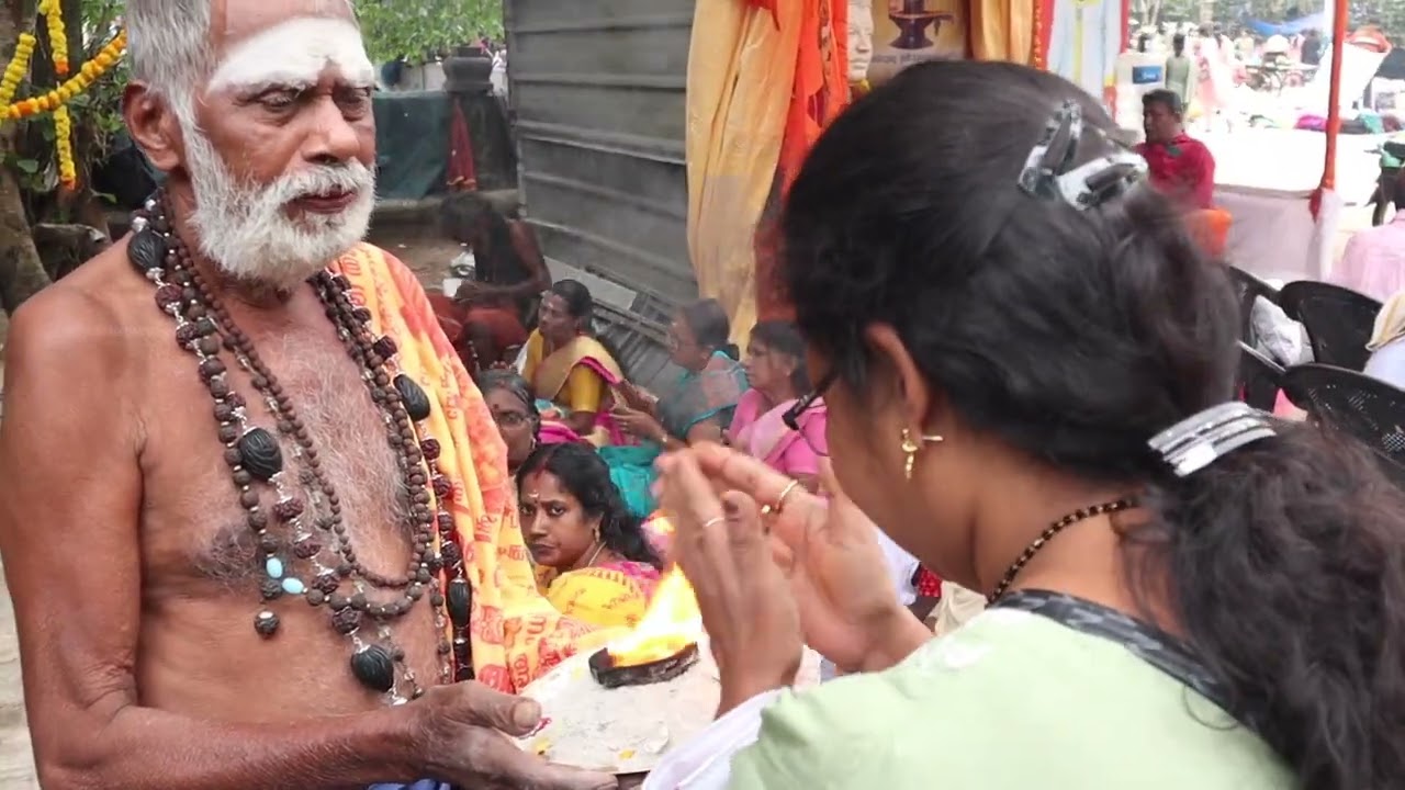 ഓംകാര നാദത്തിൽ ലയിച്ച് ഓച്ചിറ... | Divine Bhajan Live from Oachira Temple