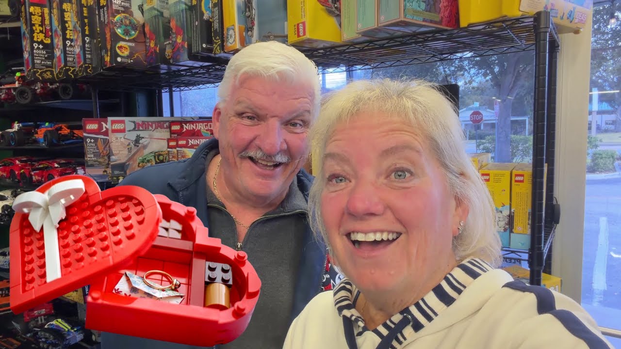 LEGO Store Tour Alert! LEGO Valentine Chocolate Box | Celebration