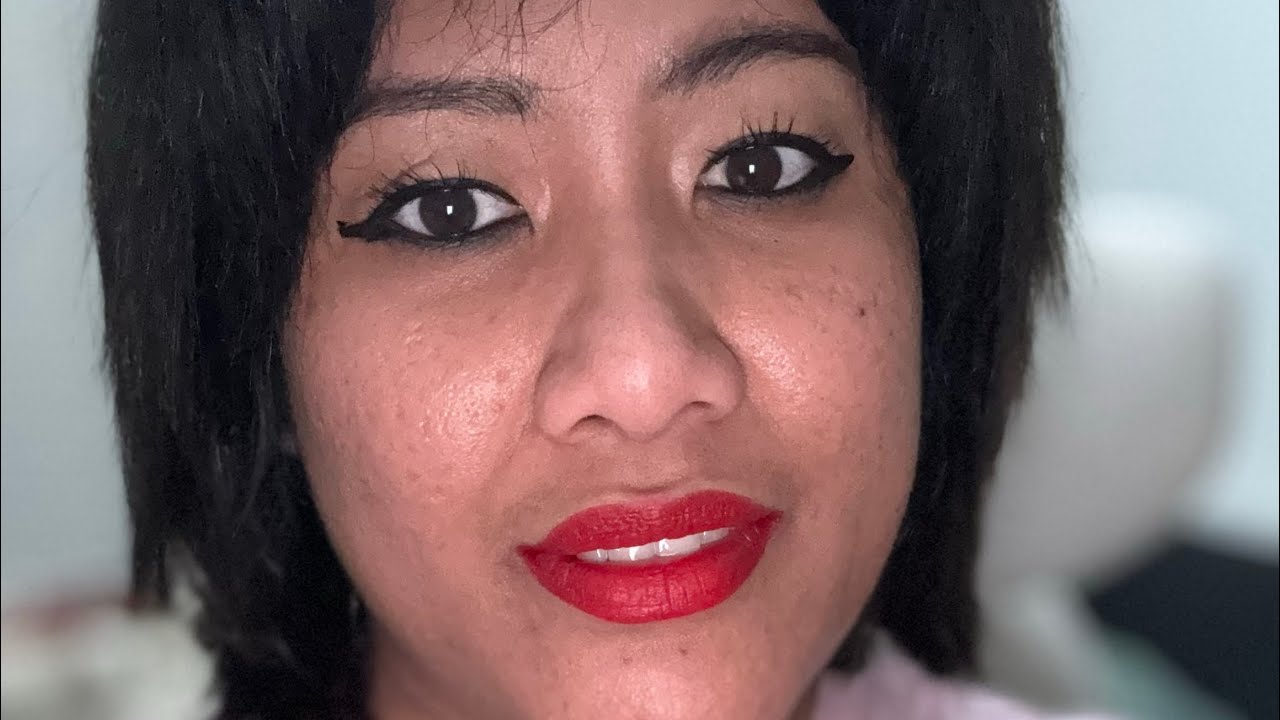 Eyeliner on hooded eyes with red lipstick 💄 