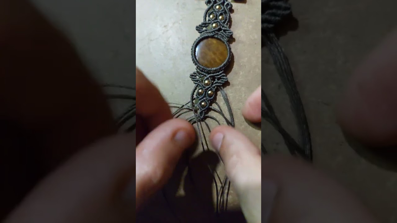 Tutorial / making Macrame bracelet with Tiger Eye 