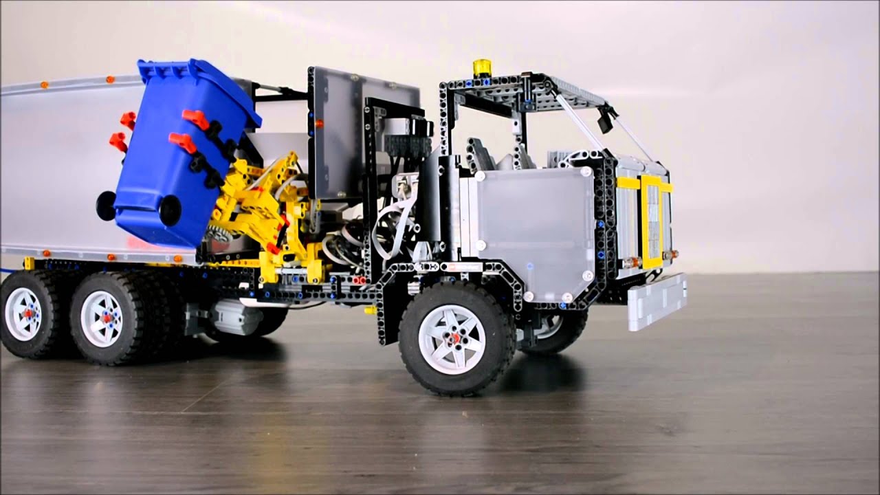 LEGO TECHNIC Electric Recycling Truck