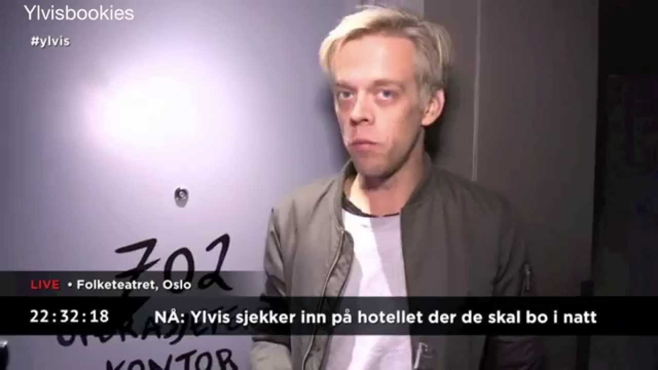 Ylvis, Magnus and  Calle play 