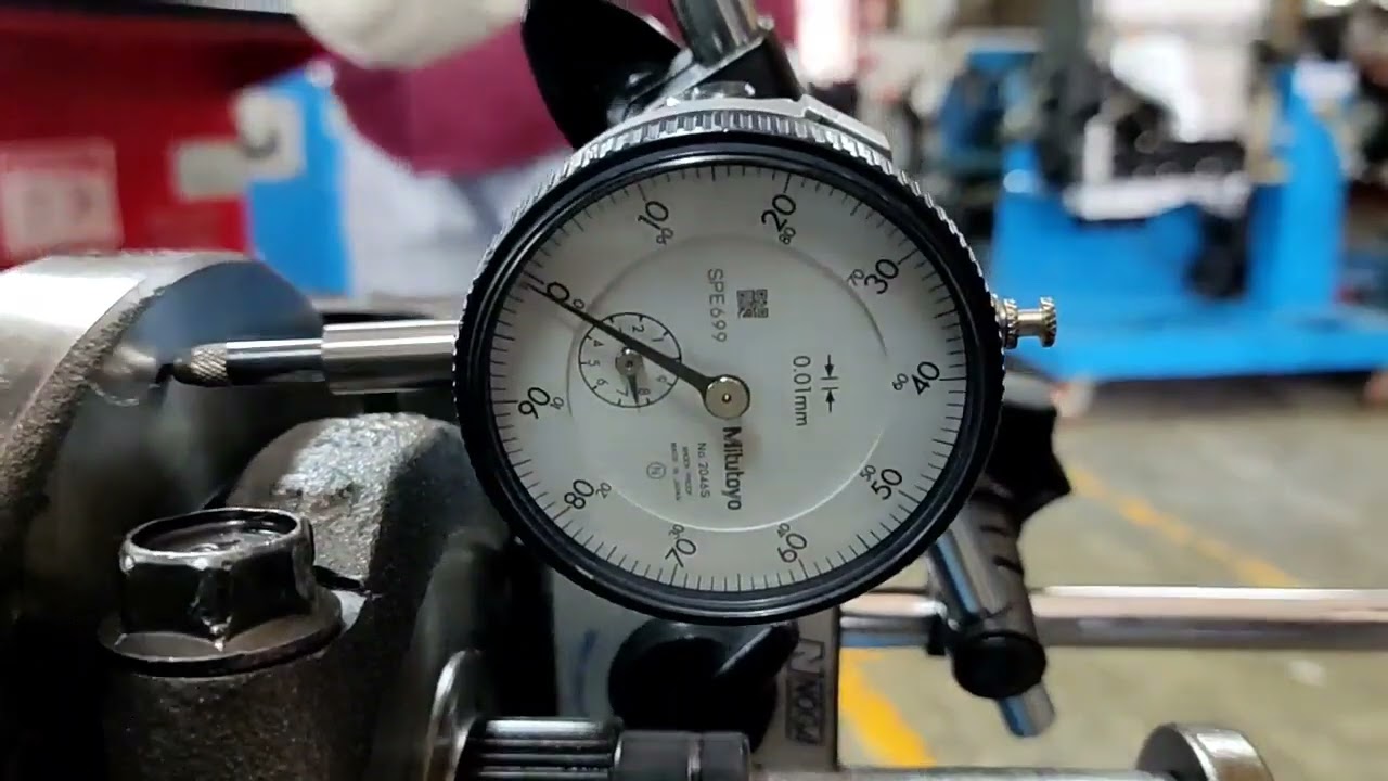 How to check end play of crank shaft #in #tamil #automobile#students#tc #Sammanthurai#amazing#techno
