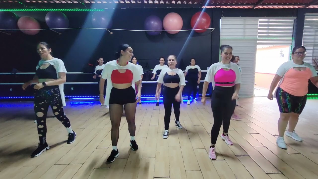 gloria trevi pelo suelto