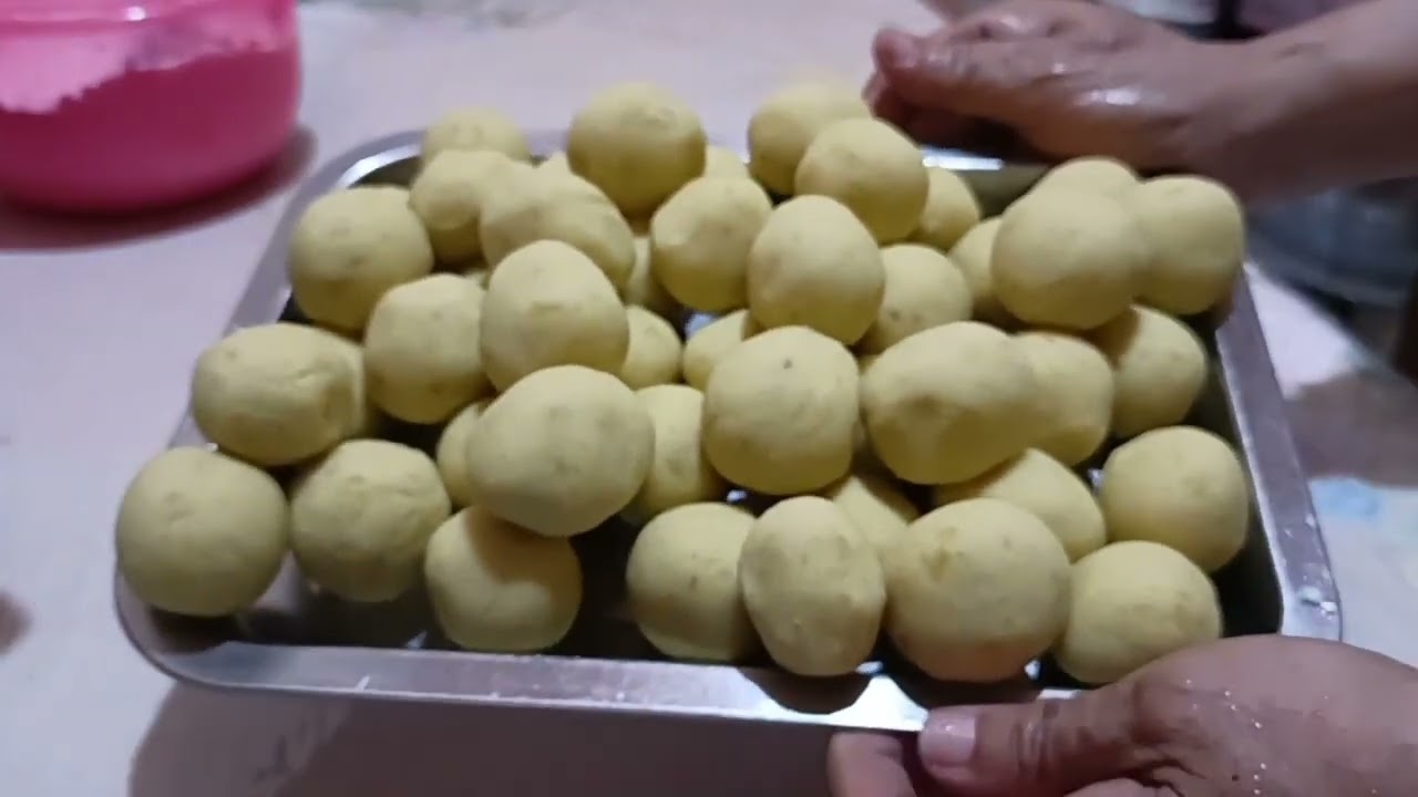 Cara membuat cimplung/kue bola dari bahan ubi jalar.
