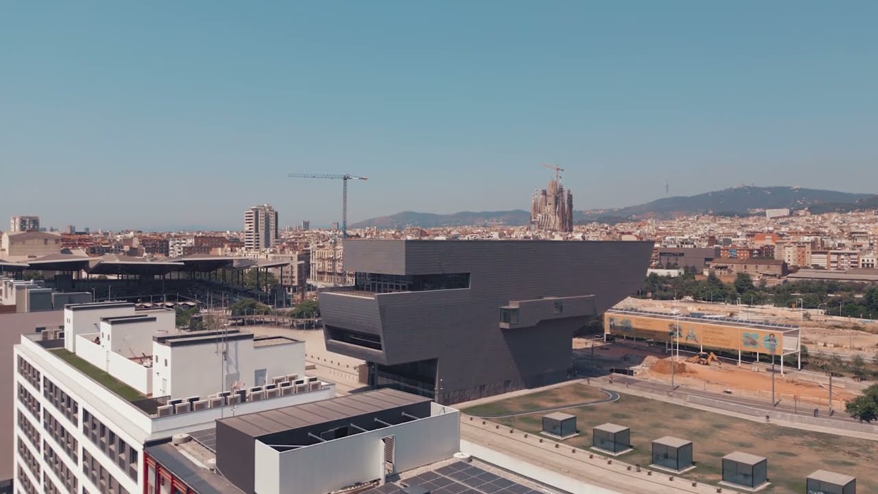 Timelapse de la construcció dels allotjaments APROP de Glòries