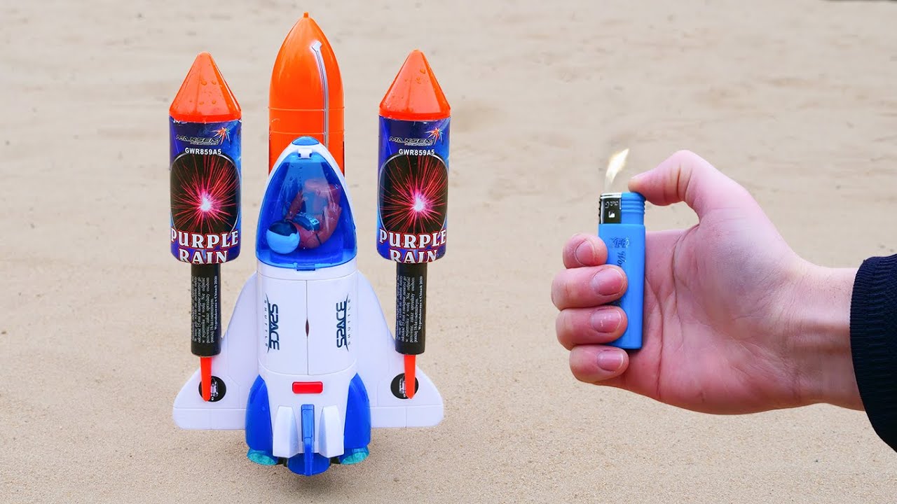 Experiment: Fireworks Instead of the Engine in a Space Rocket