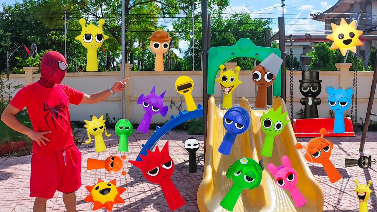 Spiderman goes to the park and suddenly finds a whole bunch of strange Sprunki! 😱