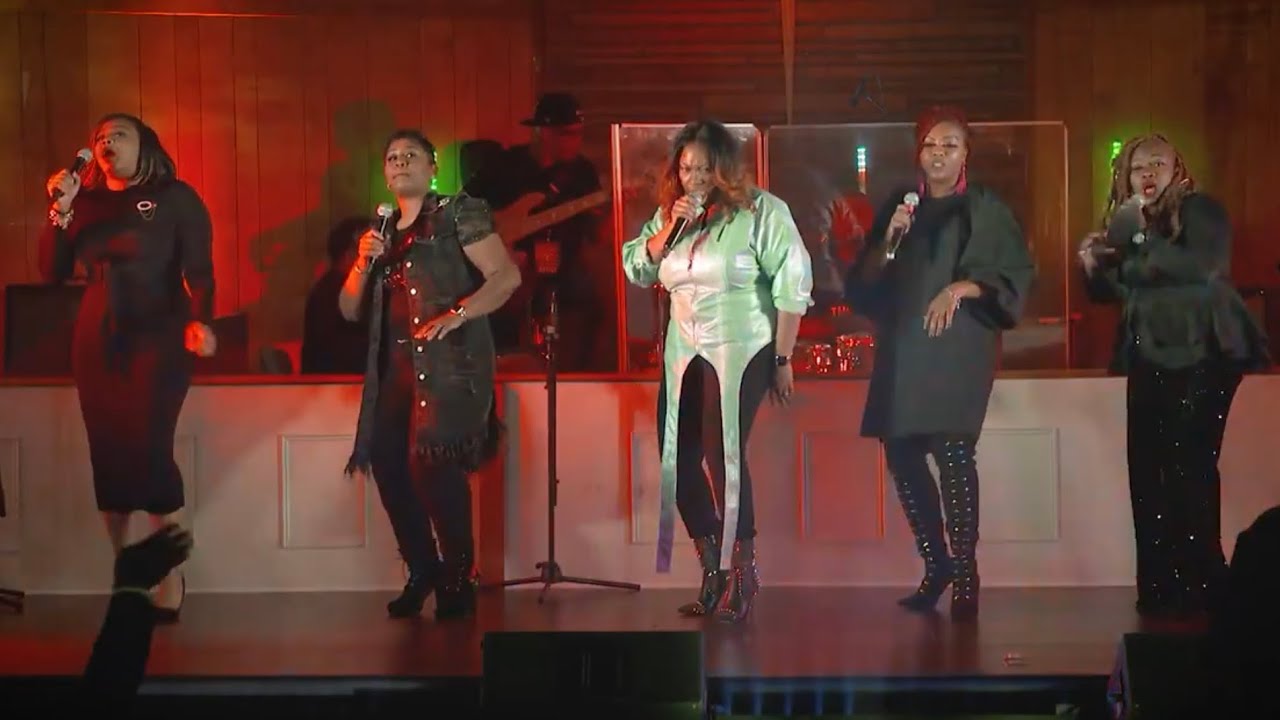 Lisa Knowles-Smith singing Jesus ft. Sierra Ward Pope & Raven Fifer Live in Little Rock, AR 2/20/22